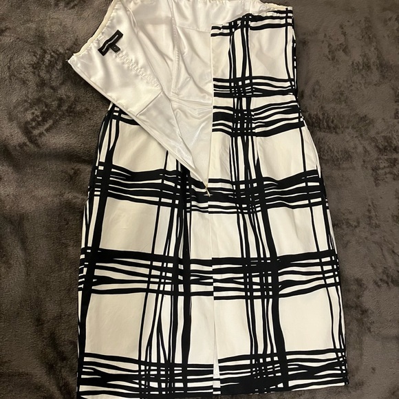 Express Strapless Black & White Dress - Picture 7 of 7